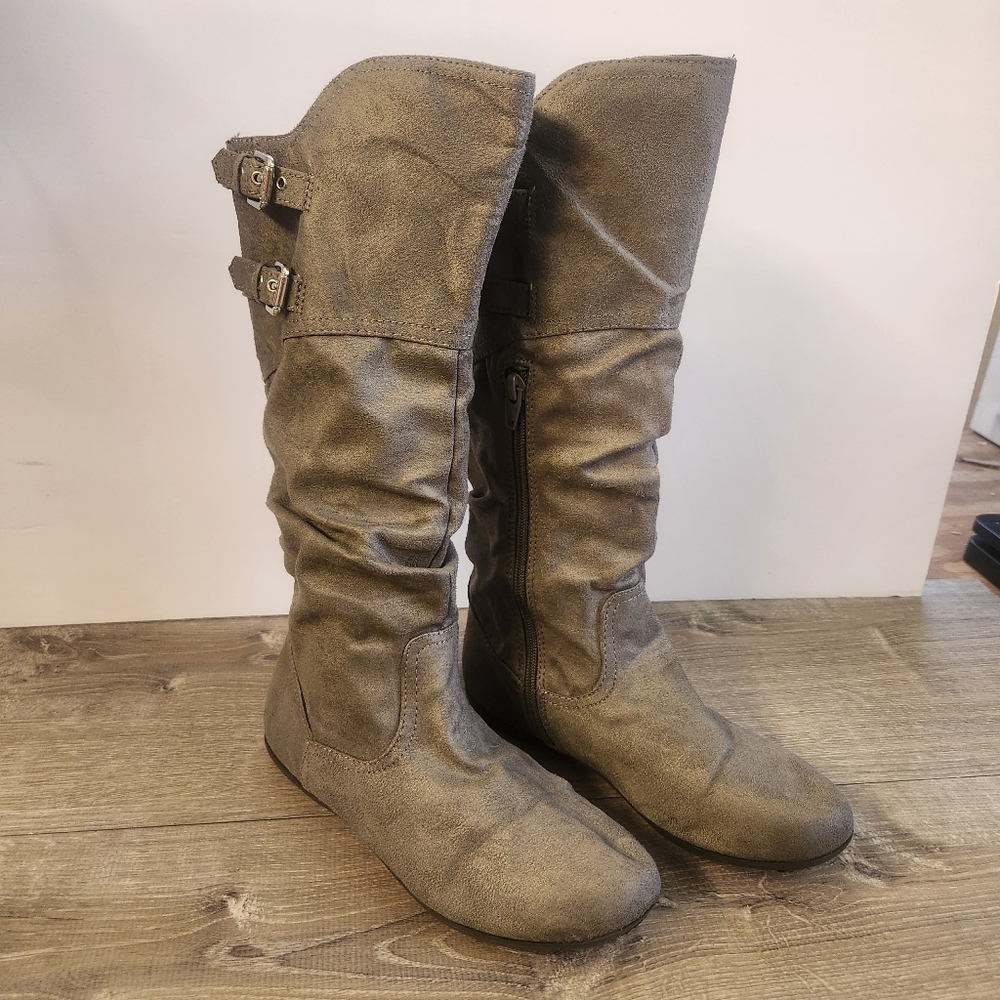 Target Brand Gray Mid-Calf Moto Boots Side Zipper Buckle‎ Straps Womens Size 4